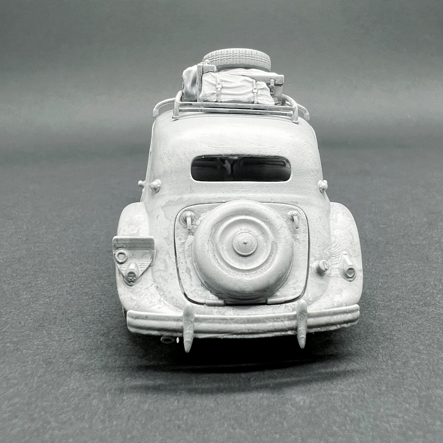 Citroën Traction Avant 15Six – Escala 1/72 - War Models Kit