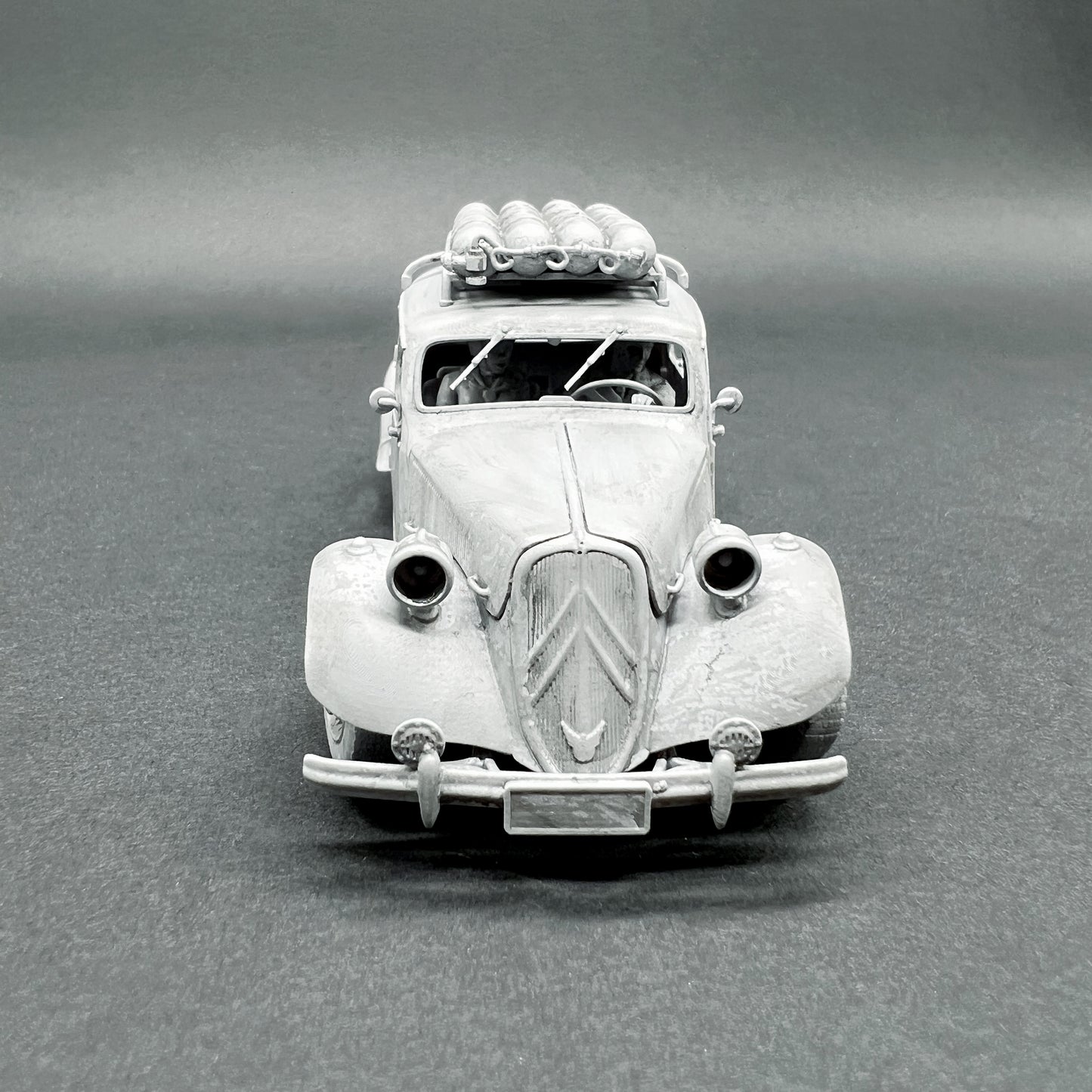 1/48 - Citroen Traction avant 15Six | War Models Kit