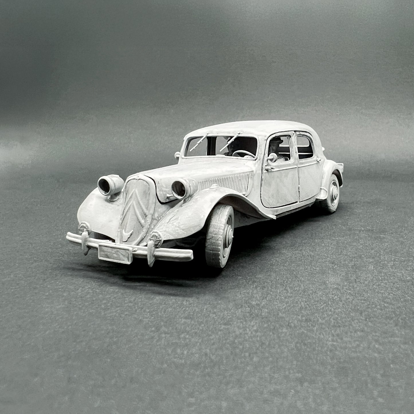 Maquette Citroen traction avant 15Six 1/72 War Models Kit à assembler