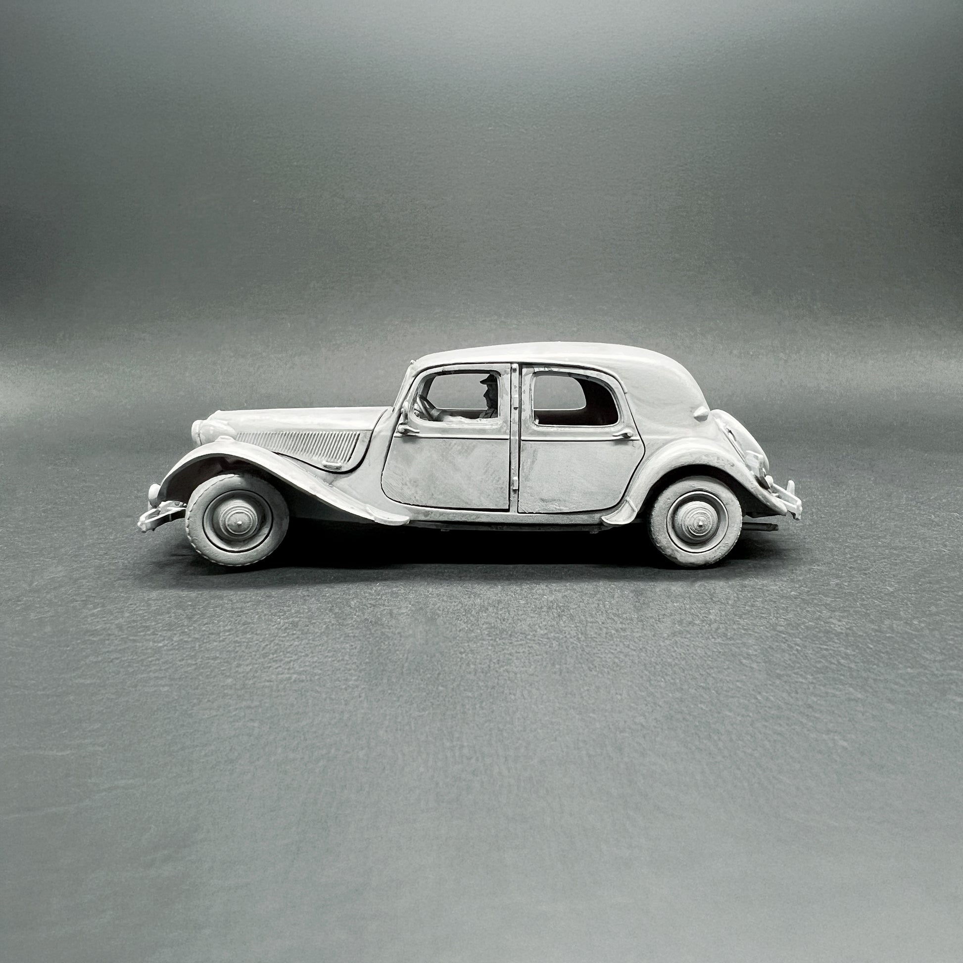 Maquette Citroen traction avant 15Six 1/72 War Models Kit à assembler