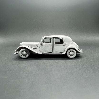 Maquette Citroen traction avant 15Six 1/72 War Models Kit à assembler
