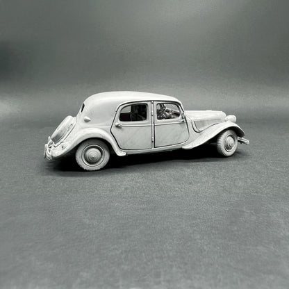 Citroën Traction Avant 15Six – Escala 1/72 - War Models Kit