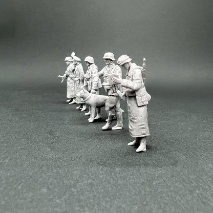 1/72 Figurines en résine 25 mm – Policiers allemands Feldgendarme | War Models Kit