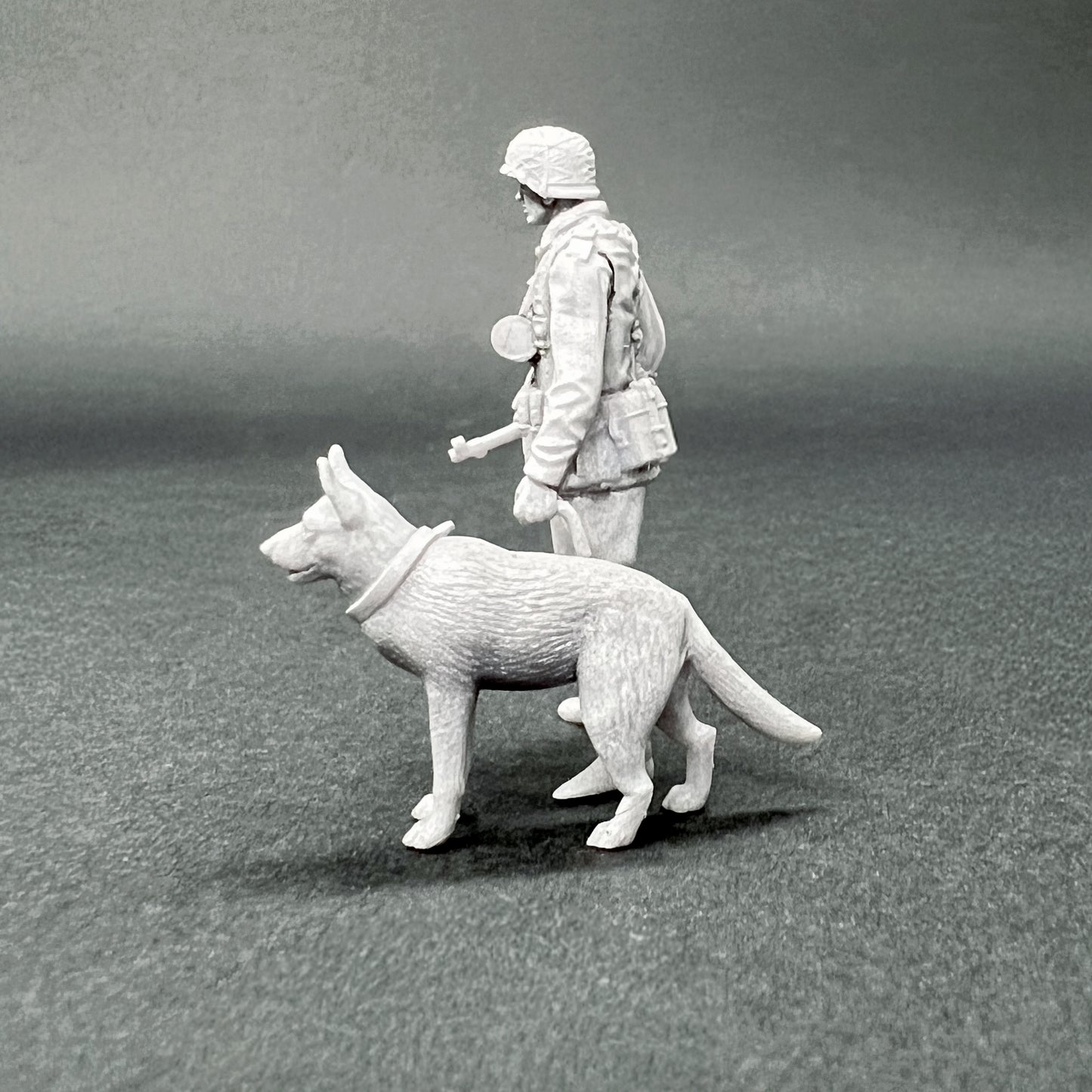 1/72 Figurines en résine 25 mm – Policiers allemands Feldgendarme | War Models Kit