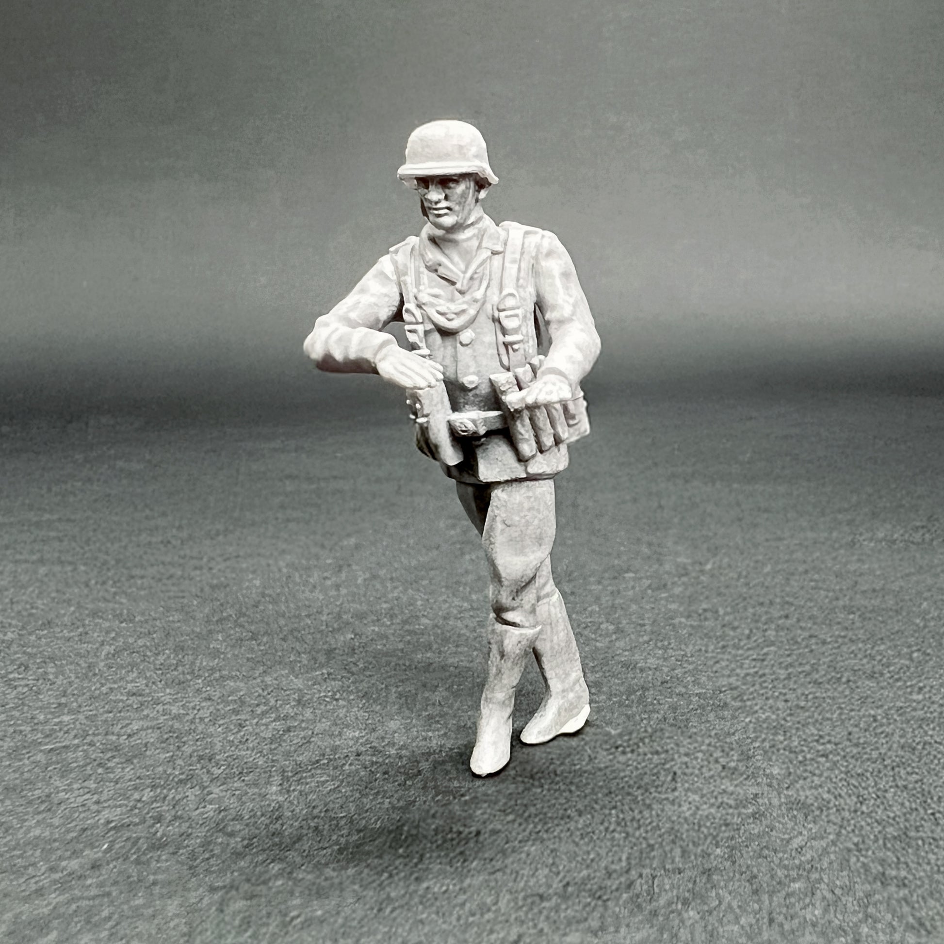 1/72 Figurines en résine 25 mm – Policiers allemands Feldgendarme | War Models Kit