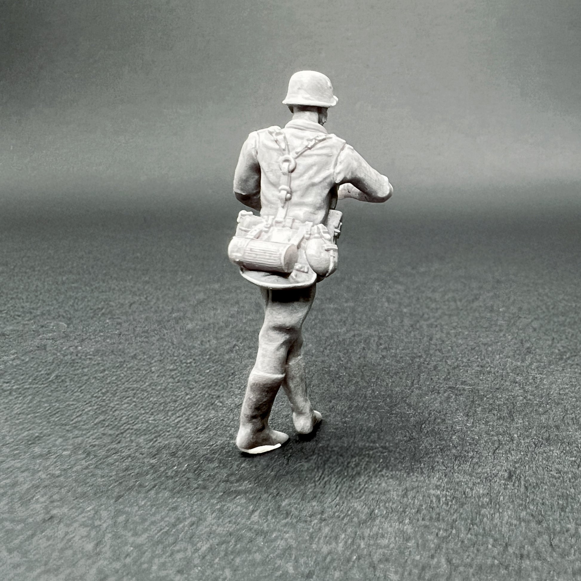 1/72 Figurines en résine 25 mm – Policiers allemands Feldgendarme | War Models Kit