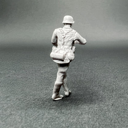 1/72 Figurines en résine 25 mm – Policiers allemands Feldgendarme | War Models Kit