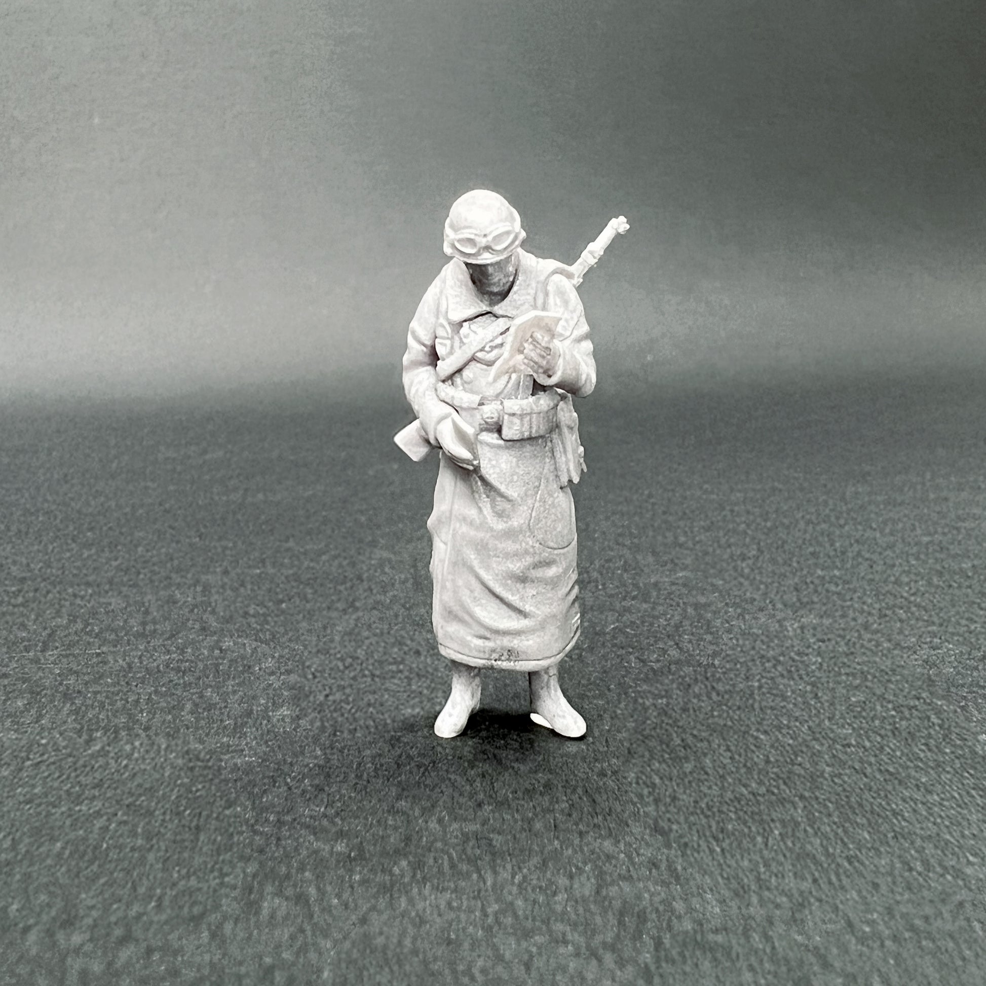 1/72 Figurines en résine 25 mm – Policiers allemands Feldgendarme | War Models Kit