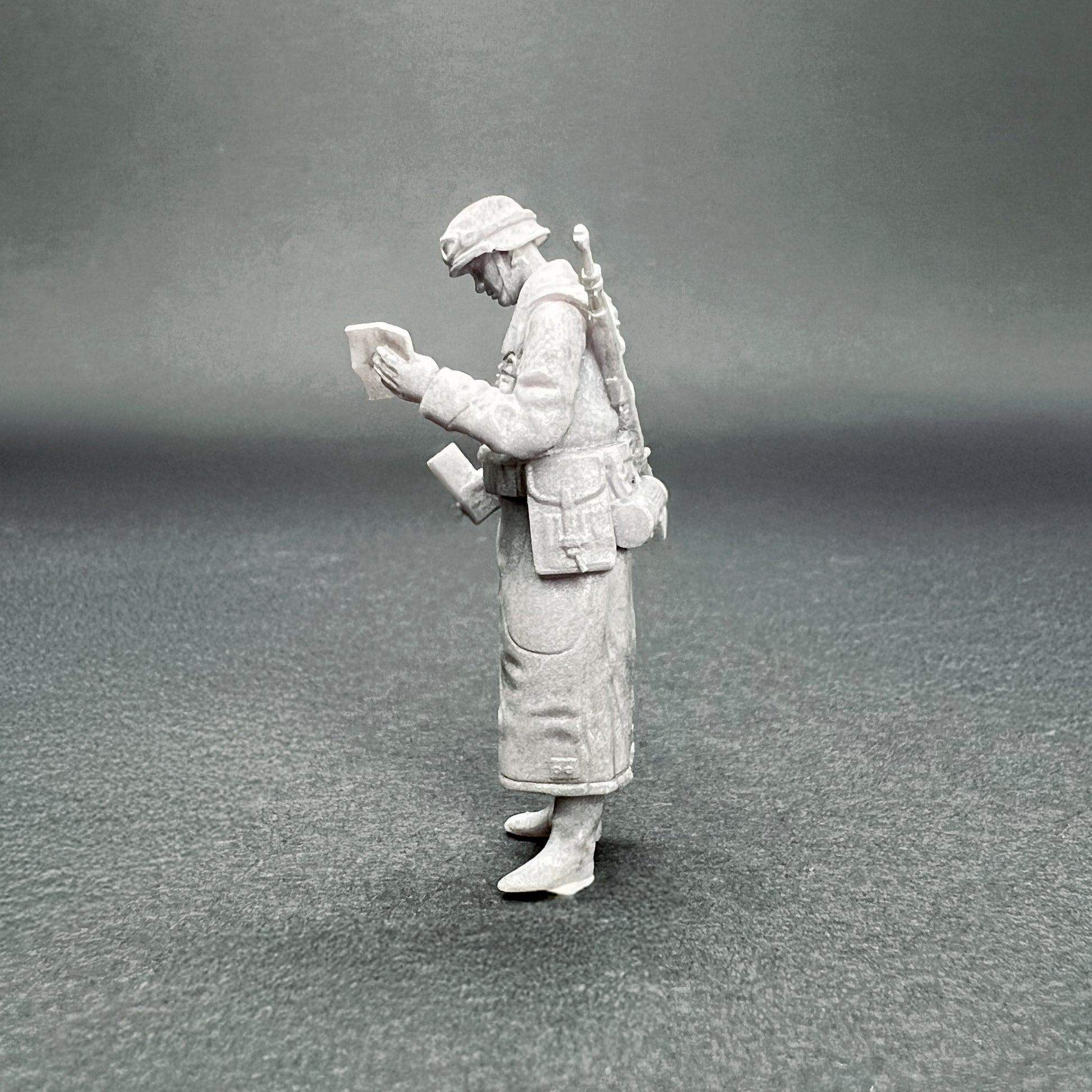 1/72 Figurines en résine 25 mm – Policiers allemands Feldgendarme | War Models Kit