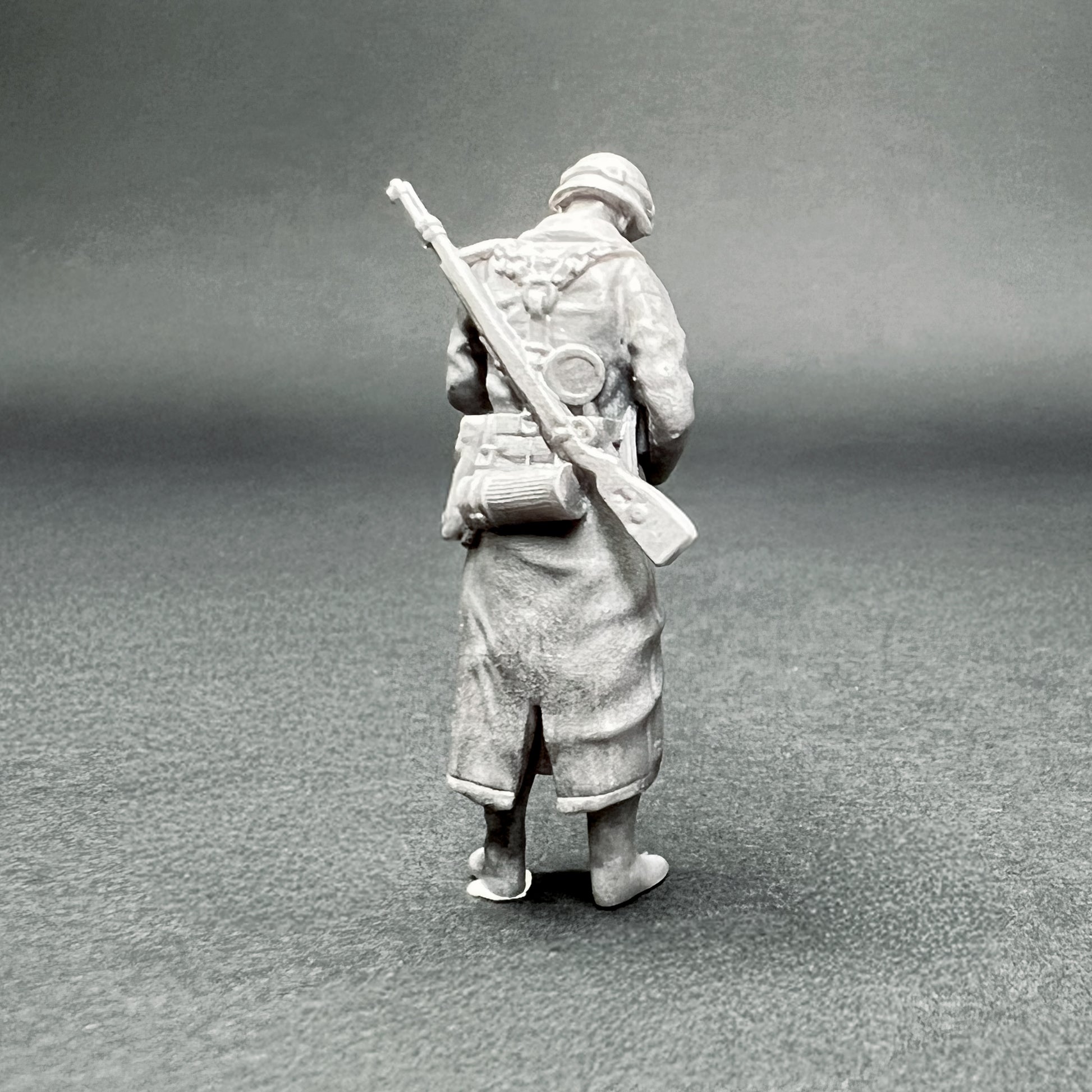 1/72 Figurines en résine 25 mm – Policiers allemands Feldgendarme | War Models Kit